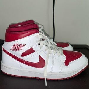 Air Jordan 1 Mid “White Pomegranate”